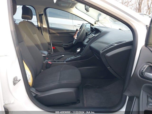 Ford FOCUS SE 2016 1FADP3F26GL322132 Image 5