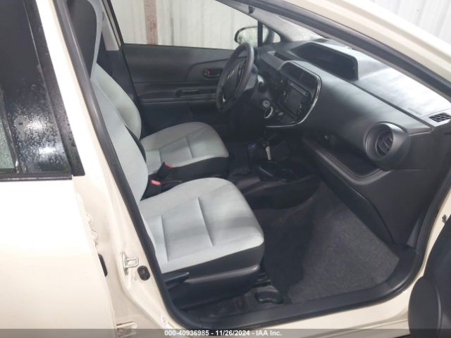 JTDKDTB37J1612682 Toyota Prius C One