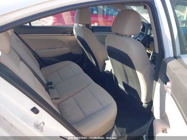 Hyundai ELANTRA SE 2018 5NPD74LF1JH320680 Image 8