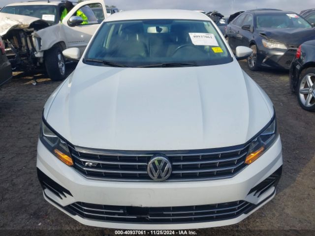 1VWDT7A31HC001692 Volkswagen Passat 1.8t R-line