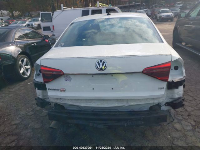 1VWDT7A31HC001692 Volkswagen Passat 1.8t R-line