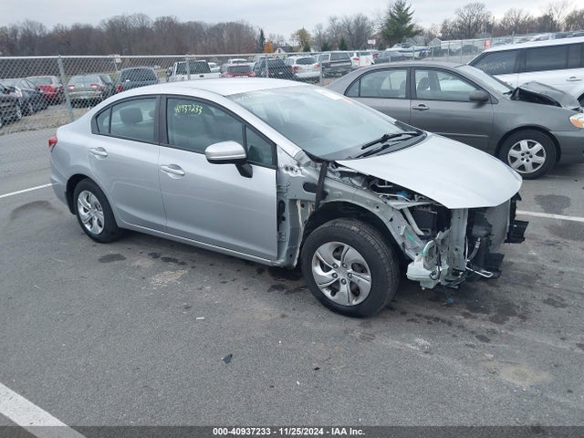 2015 19XFB2F50FE023698 main image