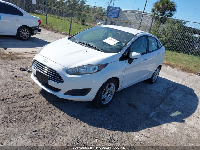 Ford FIESTA SE 2018 3FADP4BJXJM100685 Image 2