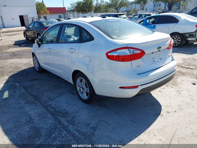Ford FIESTA SE 2018 3FADP4BJXJM100685 Image 3
