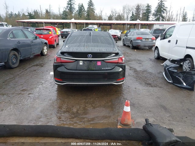 Lexus ES 300H 2022 58ADA1C15NU026624 Image 17