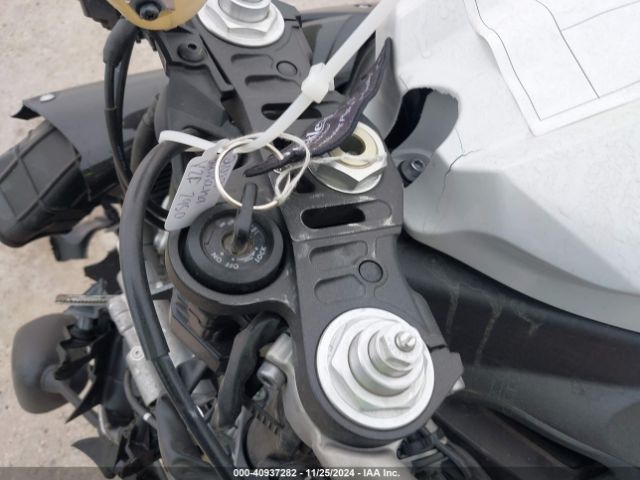 2012 YAMAHA YZFR1 JYARN23E2CA012950 Photo 10