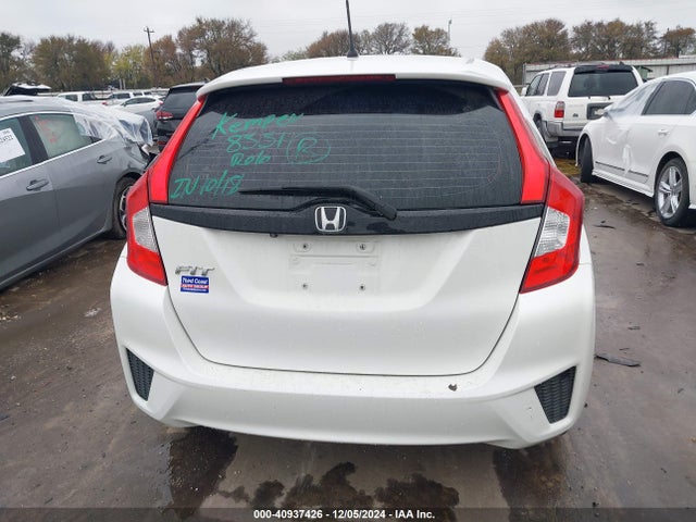 Honda FIT LX 2015 3HGGK5H56FM724899 Image 16