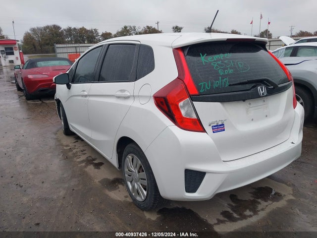 Honda FIT LX 2015 3HGGK5H56FM724899 Image 3