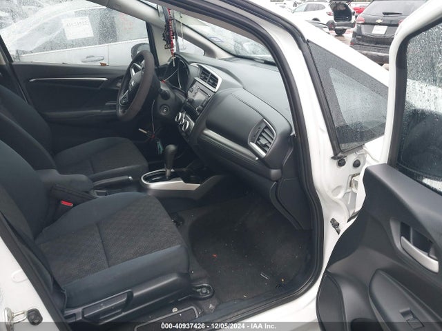 Honda FIT LX 2015 3HGGK5H56FM724899 Image 5