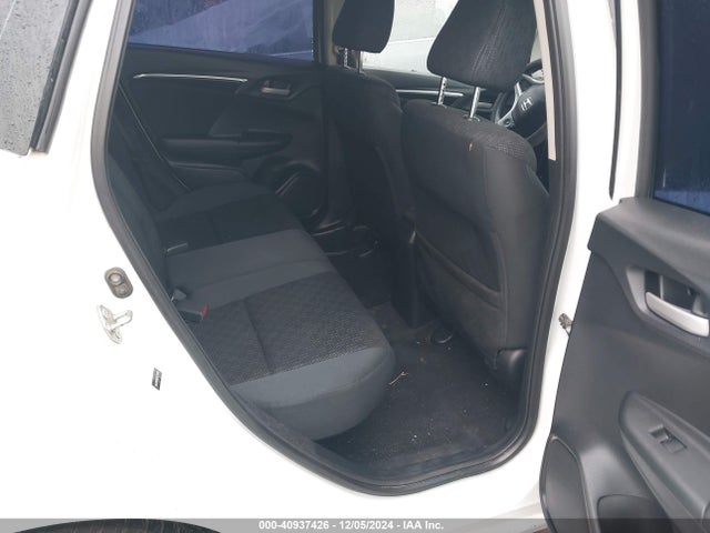 Honda FIT LX 2015 3HGGK5H56FM724899 Image 8
