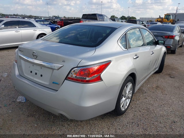 Nissan Altima 2.5 S 2014 1N4AL3AP4EN260085 Image 4