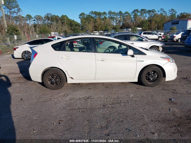 Toyota Prius 2014 JTDKN3DU5E1795895 Image 14