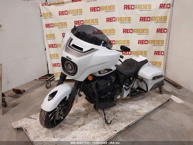 2024 INDIAN MOTORCYCLE CO. CHIEFTAIN 56KTCDBB4R3423762 Photo 1