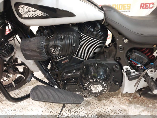 2024 INDIAN MOTORCYCLE CO. CHIEFTAIN 56KTCDBB4R3423762 Photo 8