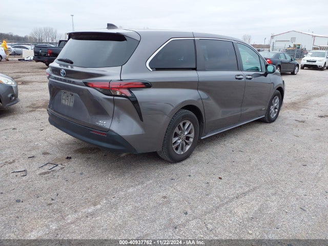Toyota SIENNA XLE 2021 5TDYSKFC7MS005631 Image 4
