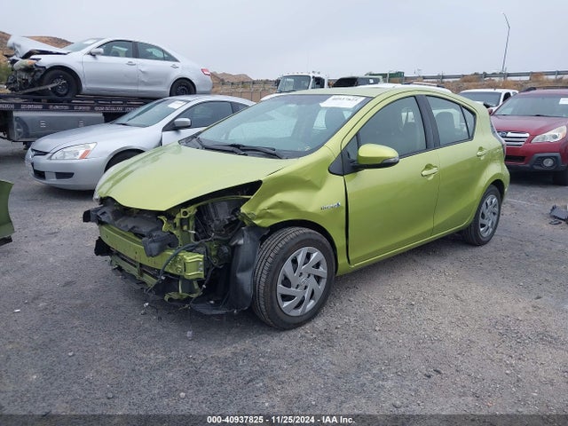JTDKDTB3XG1129115 Toyota Prius C Two