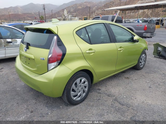 JTDKDTB3XG1129115 Toyota Prius C Two