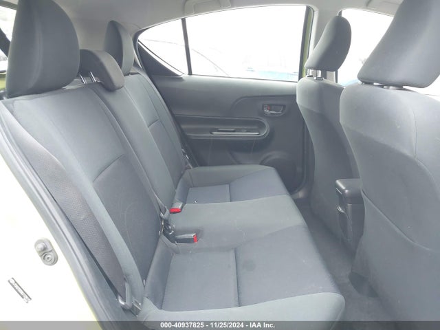 JTDKDTB3XG1129115 Toyota Prius C Two