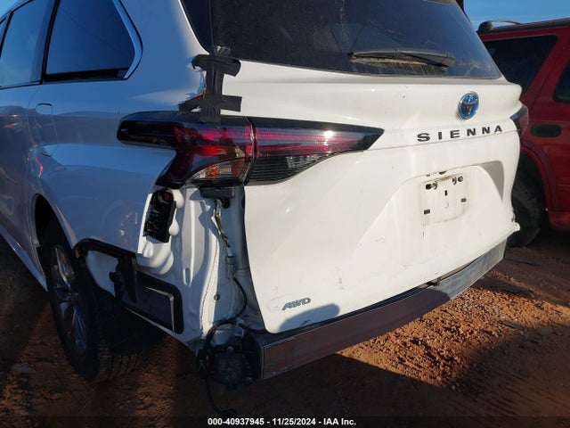 5TDKSKFC0PS099460 Toyota SIENNA LE