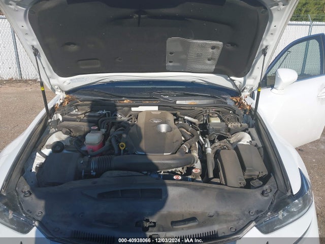 Lexus IS 200T 2017 JTHBA1D24H5061467 Image 10
