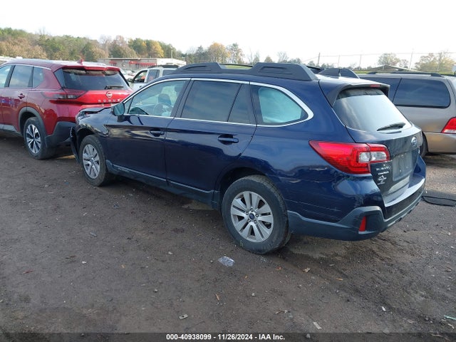 Subaru Outback 2.5i Premium 2018 4S4BSAFC7J3257064 Image 3