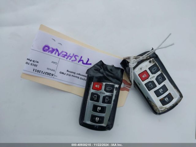 5TDYK3DC3FS624884 Toyota Sienna Xle/limited