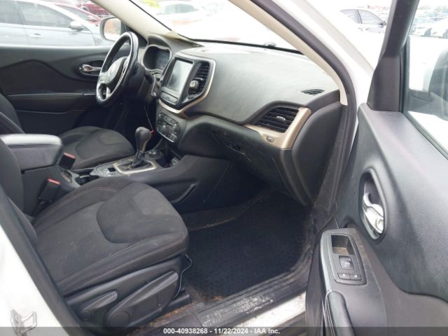 1C4PJMCS8FW755824 Jeep Cherokee Latitude Altitude