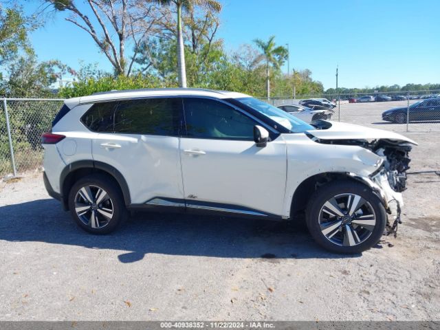JN8BT3DC3PW108744 Nissan Rogue Platinum Fwd