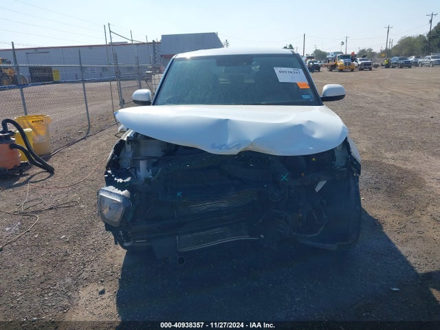 KIA SOUL LX 2022 KNDJ23AU0N7153736 Image 13