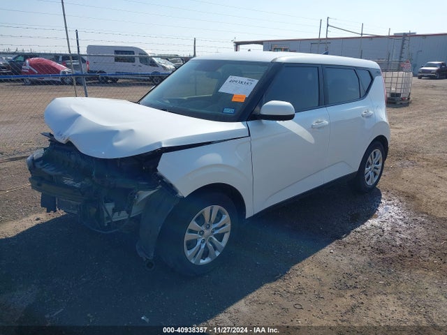 KIA SOUL LX 2022 KNDJ23AU0N7153736 Image 2