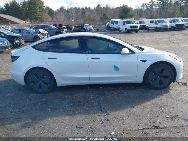Tesla 2022 2022 5YJ3E1EB5NF180597 Image 13