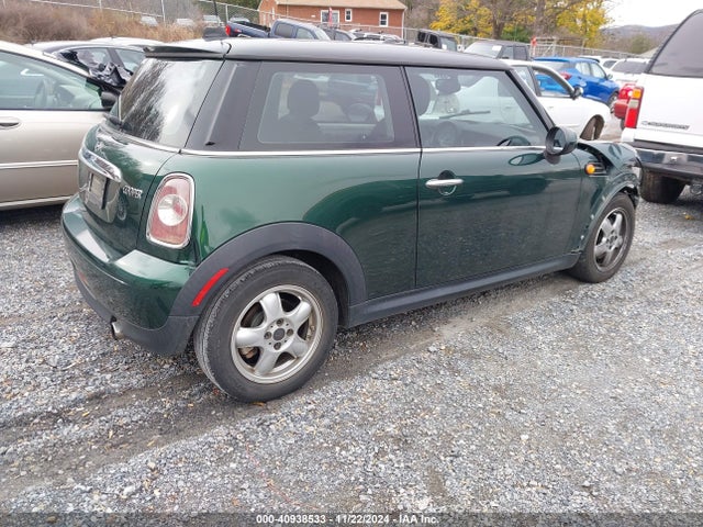 2011 MINI COOPER WMWSU3C56BTX96032 Photo 3