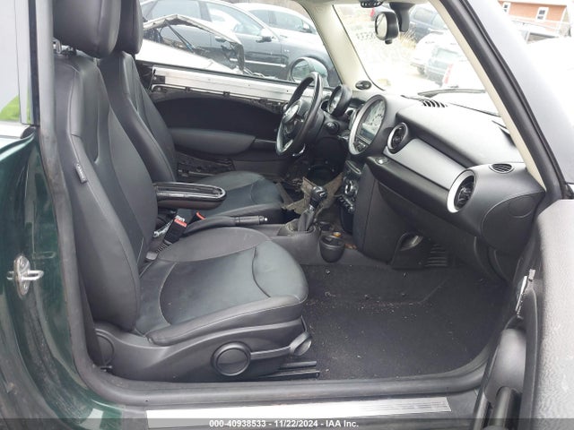 2011 MINI COOPER WMWSU3C56BTX96032 Photo 4