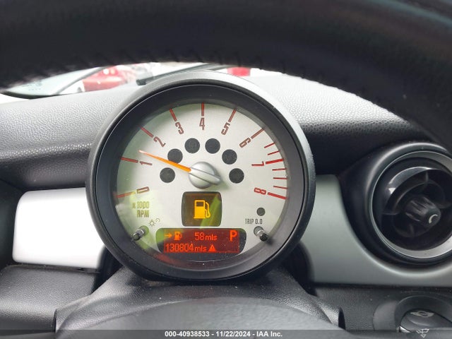 2011 MINI COOPER WMWSU3C56BTX96032 Photo 6
