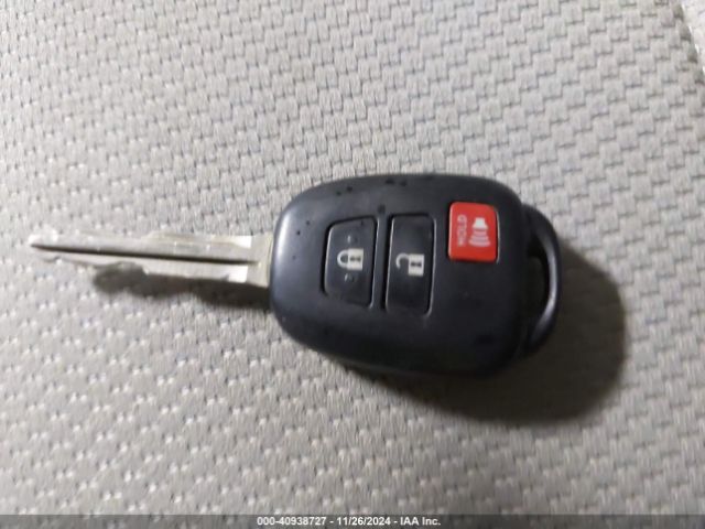 JTDKDTB34J1618438 Toyota Prius C One