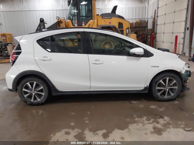 JTDKDTB34J1618438 Toyota Prius C One