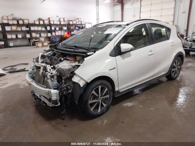 JTDKDTB34J1618438 Toyota Prius C One