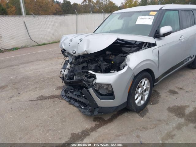 KNDJ23AU8M7748784 KIA SOUL S