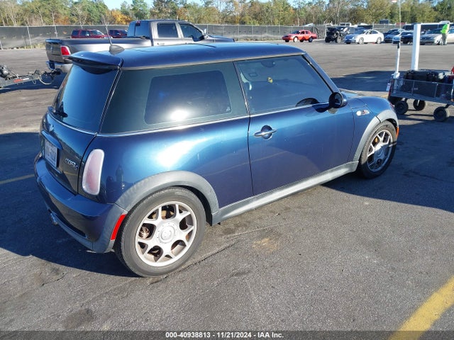 2006 MINI COOPER S WMWRE33536TJ36158 Photo 3