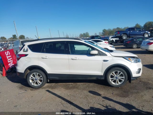 1FMCU9HD2JUB09434 Ford ESCAPE SEL
