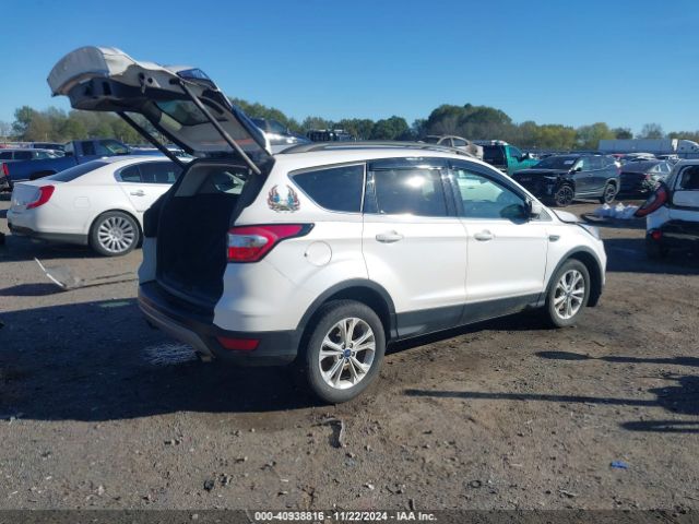 1FMCU9HD2JUB09434 Ford ESCAPE SEL