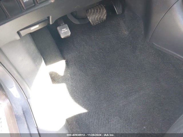 Nissan ROGUE S 2018 5N1AT2MT2JC756047 Image 17