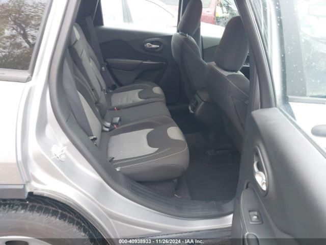 1C4PJMAB9GW323537 Jeep Cherokee Sport