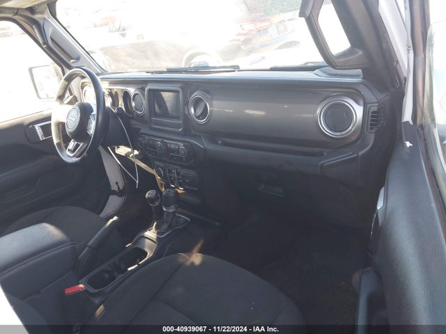 1C4HJXEN3MW714043 Jeep Wrangler Unlimited Sahara 4x4
