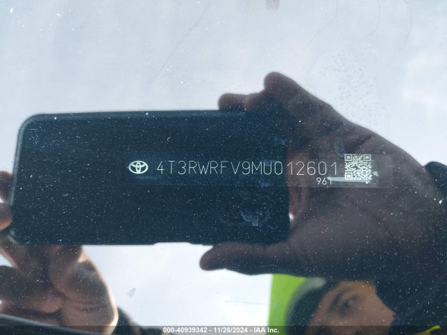4T3RWRFV9MU012601 Toyota Rav4 Hybrid Xle