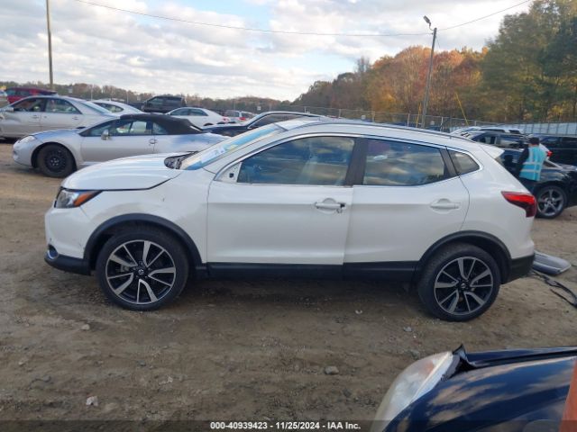 JN1BJ1CP2HW031590 Nissan Rogue Sport Sl