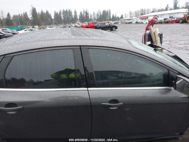 1FADP3J20JL313893 Ford Focus Titanium