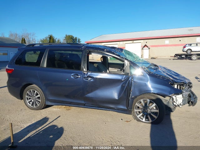 5TDJZ3DCXLS250685 Toyota SIENNA LE