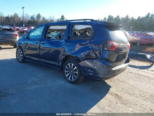 5TDJZ3DCXLS250685 Toyota SIENNA LE
