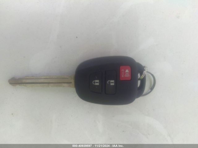 JTDKDTB36F1111337 Toyota Prius C Two